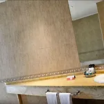 De